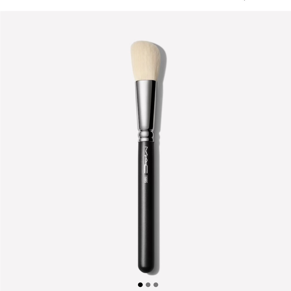 NIB - MAC 168 Synthetic Large Angled Contour Brush